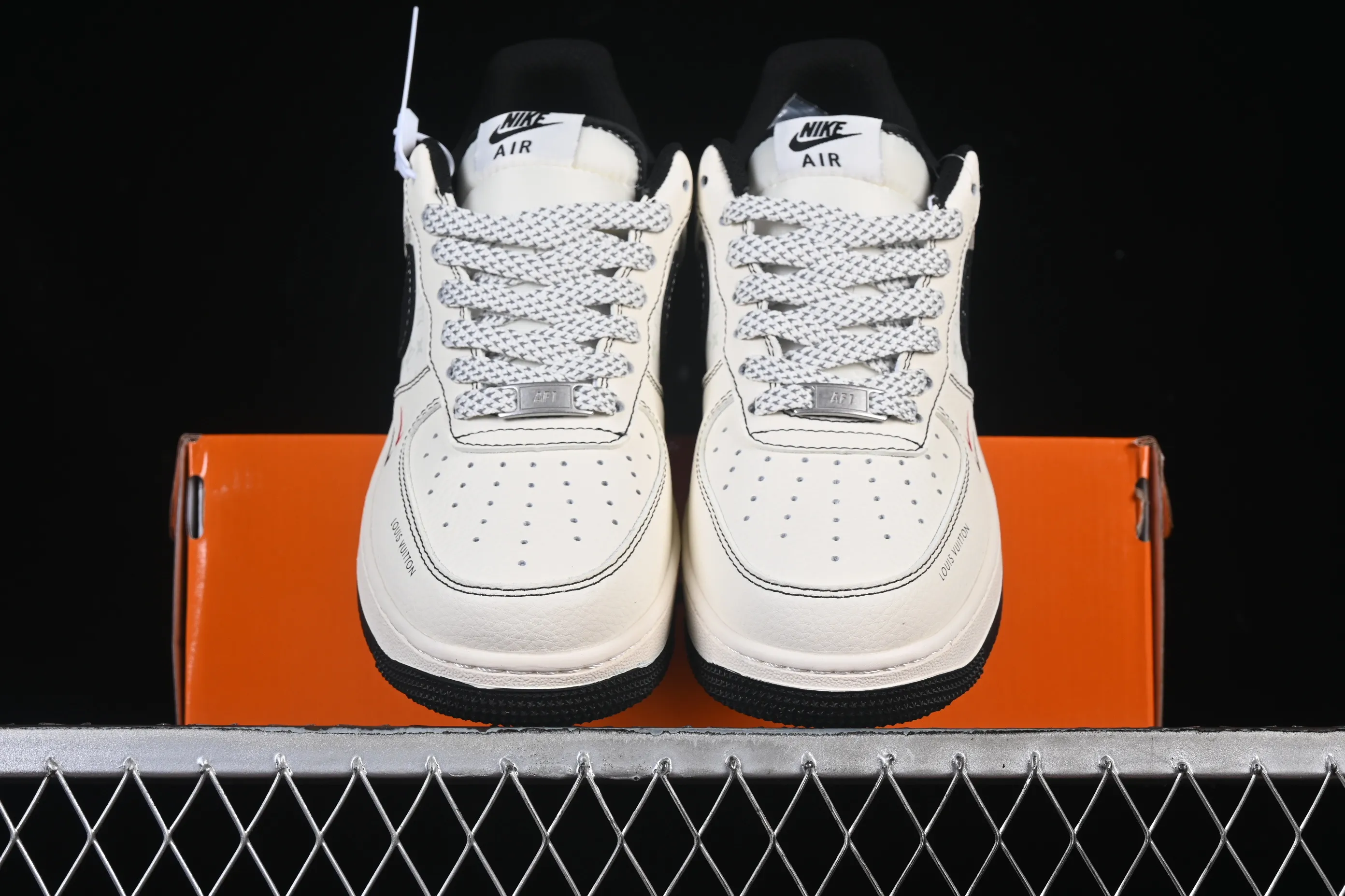 All categories Nk Air Force 1 Air Force series Nk Air Force 1 Low Air Force low top Nike Air Force 1'07 Low LV co-branded printed beige black and red Air Force 1 low-top casual sneakers MZ9588-812